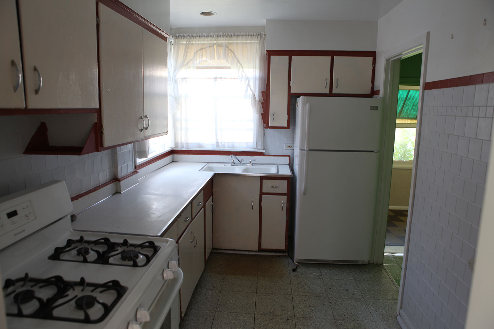 picture of house kitchen